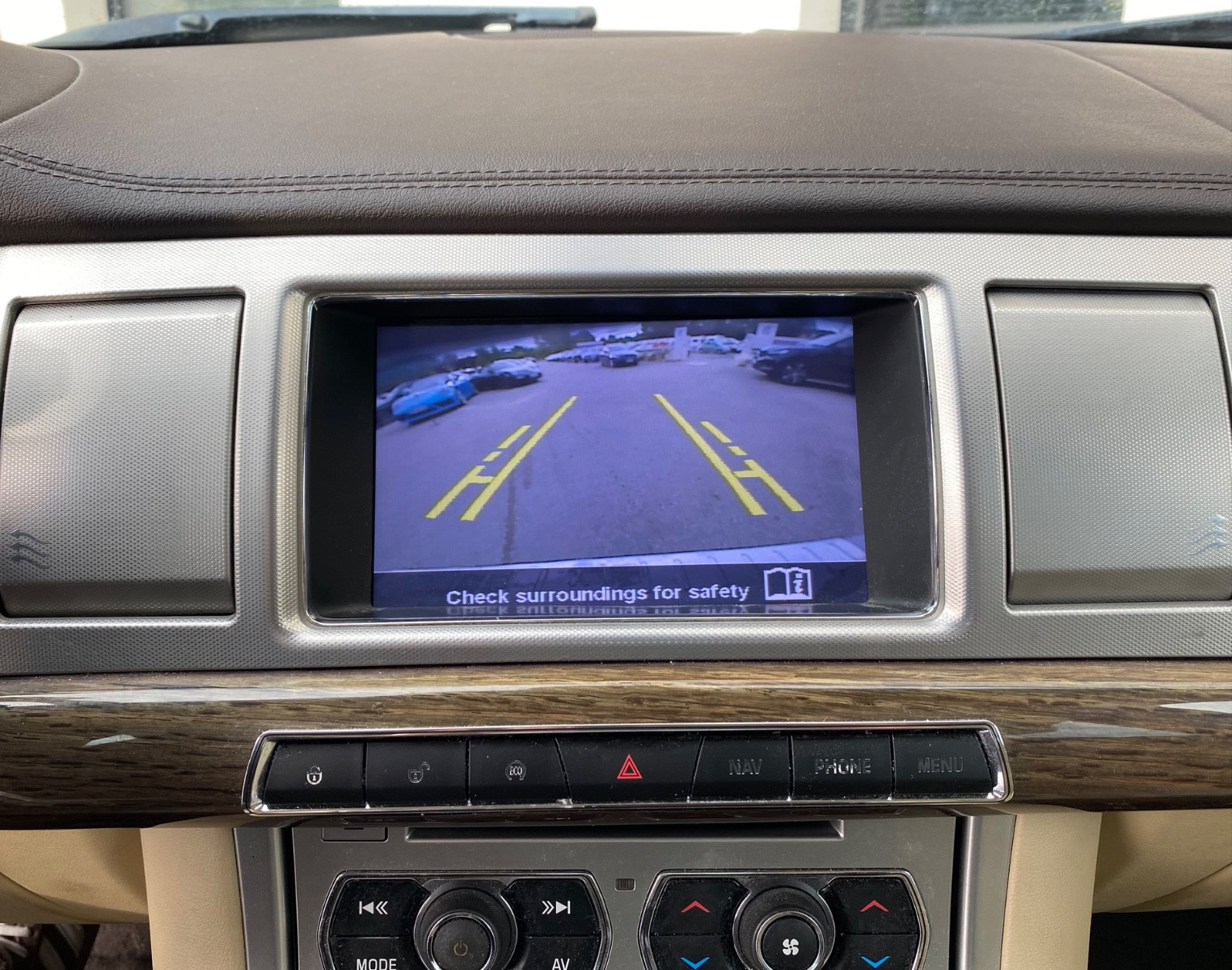 jaguar-xf-3-0-v6-diesel-20251022172920