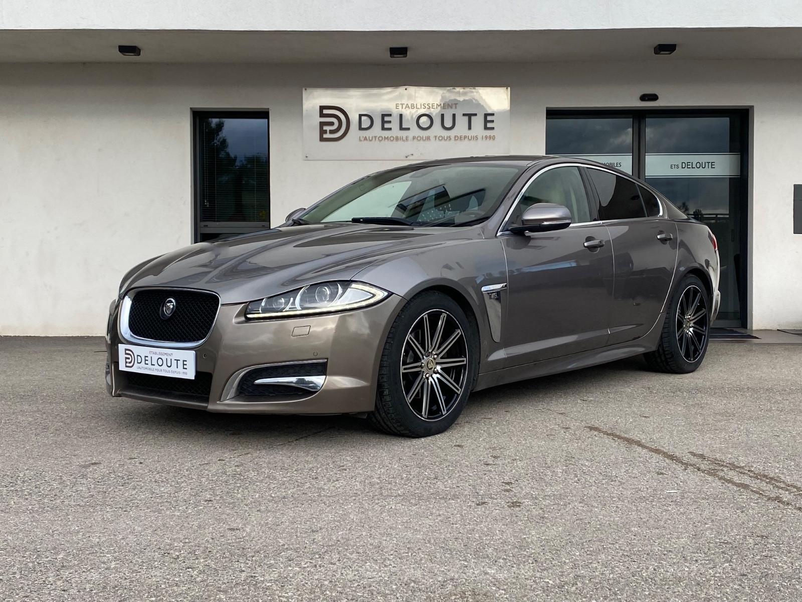 jaguar-xf-3-0-v6-diesel-20251022172926