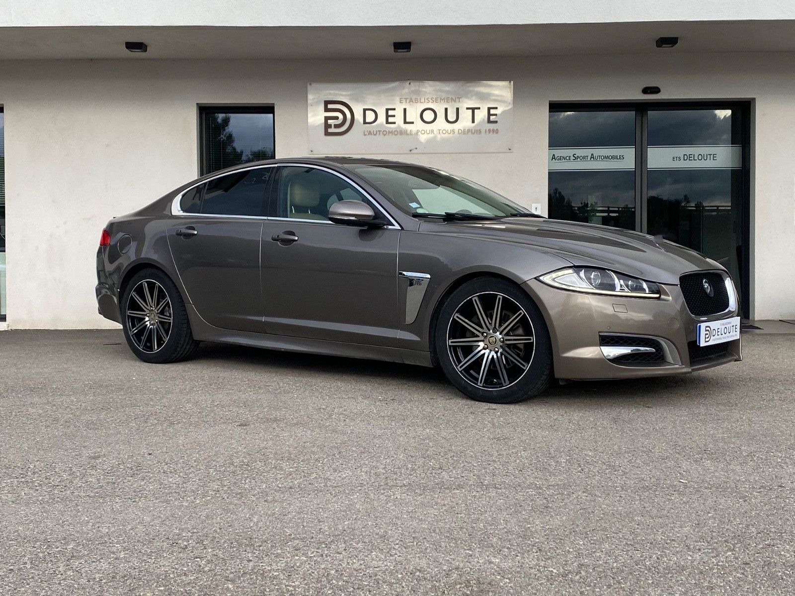 jaguar-xf-3-0-v6-diesel-20251022172929