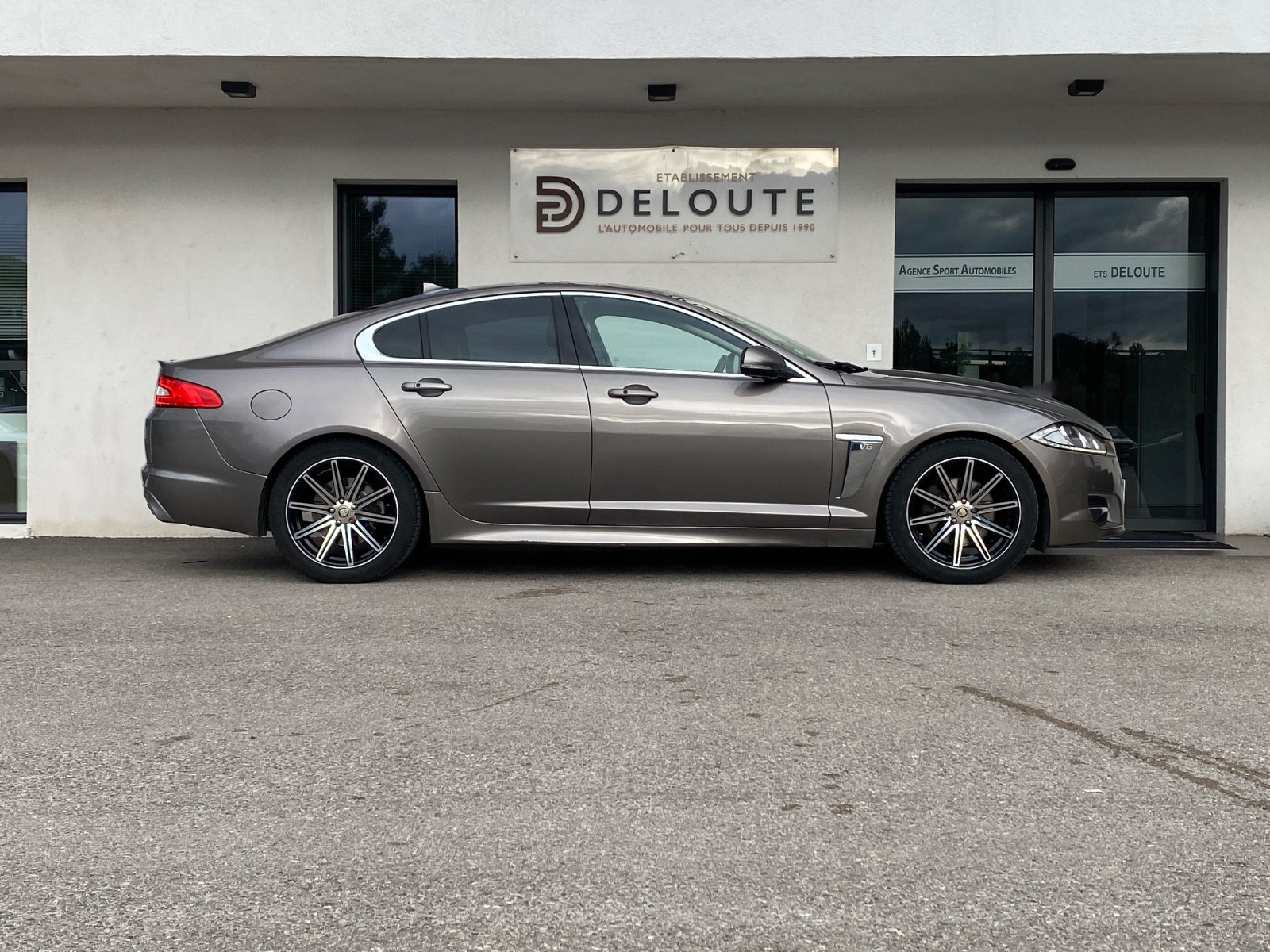 jaguar-xf-3-0-v6-diesel-20251022172932