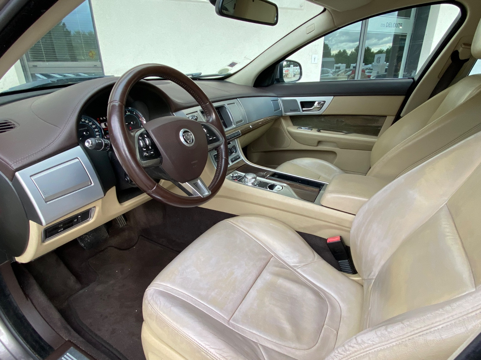 jaguar-xf-3-0-v6-diesel-20251022172952