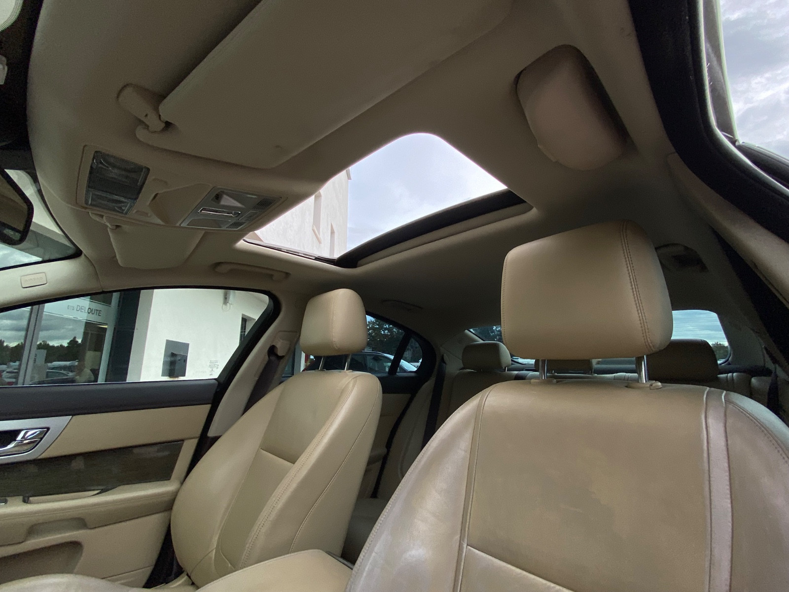 jaguar-xf-3-0-v6-diesel-20251022173005