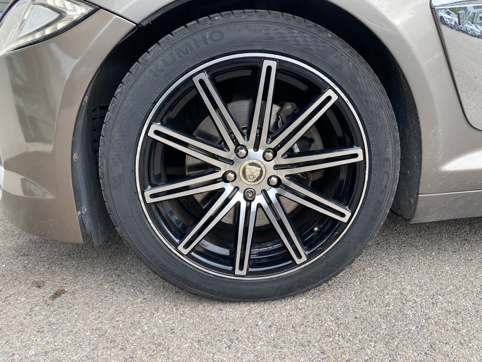 jaguar-xf-3-0-v6-diesel-20251022173117