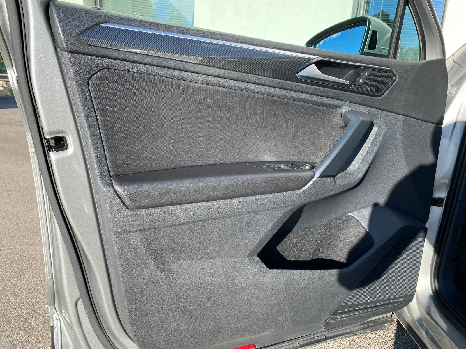 volkswagen-tiguan-carat-bmt-dsg-20251030172926