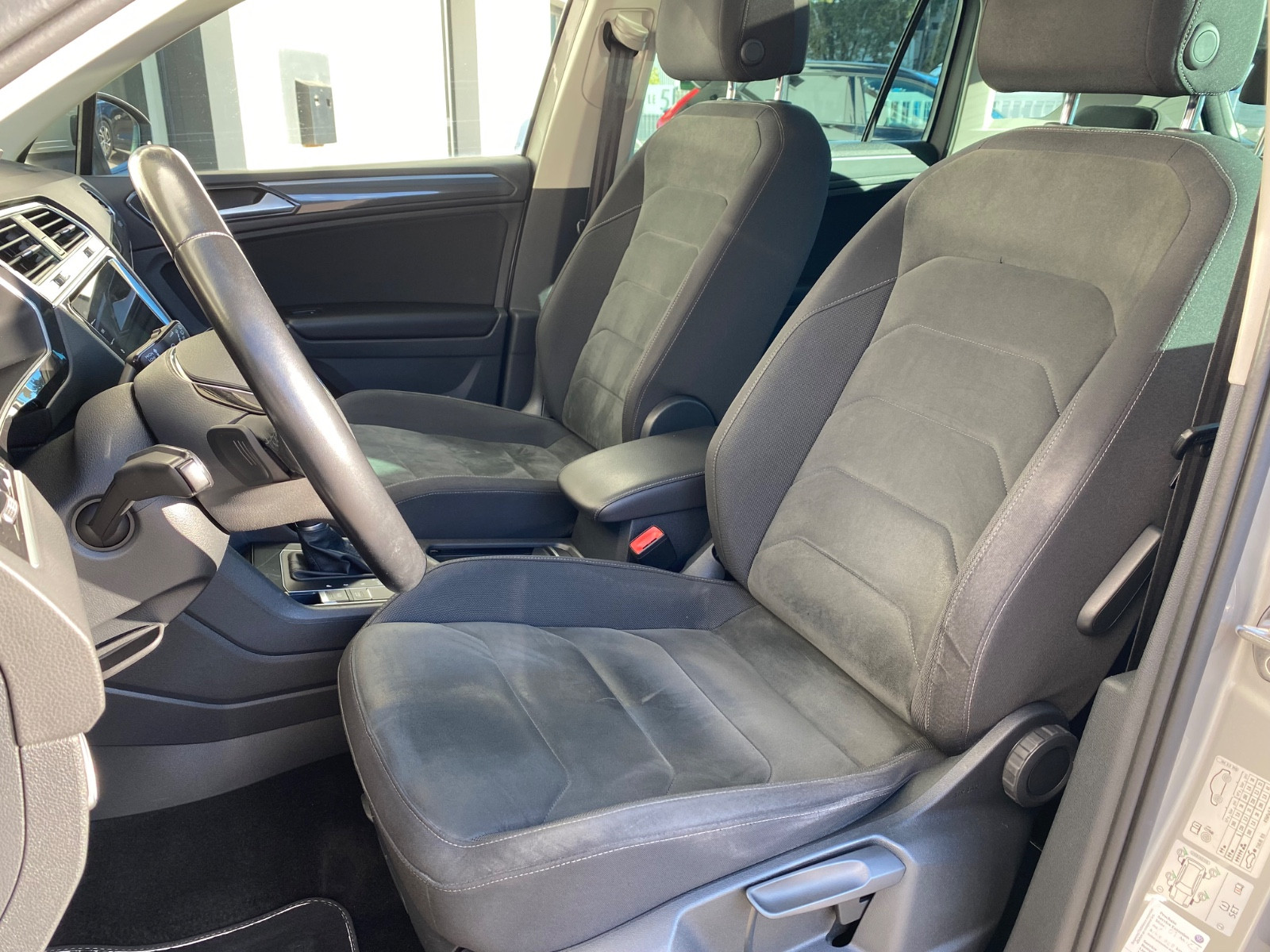 volkswagen-tiguan-carat-bmt-dsg-20251030173004