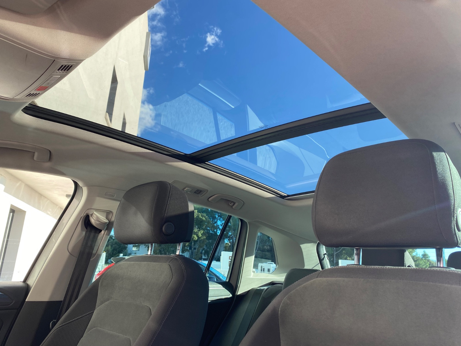 volkswagen-tiguan-carat-bmt-dsg-20251030173106