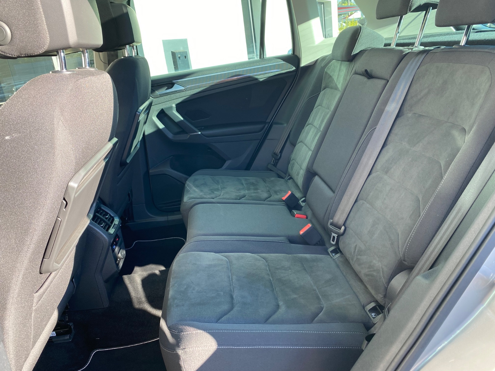 volkswagen-tiguan-carat-bmt-dsg-20251030173126