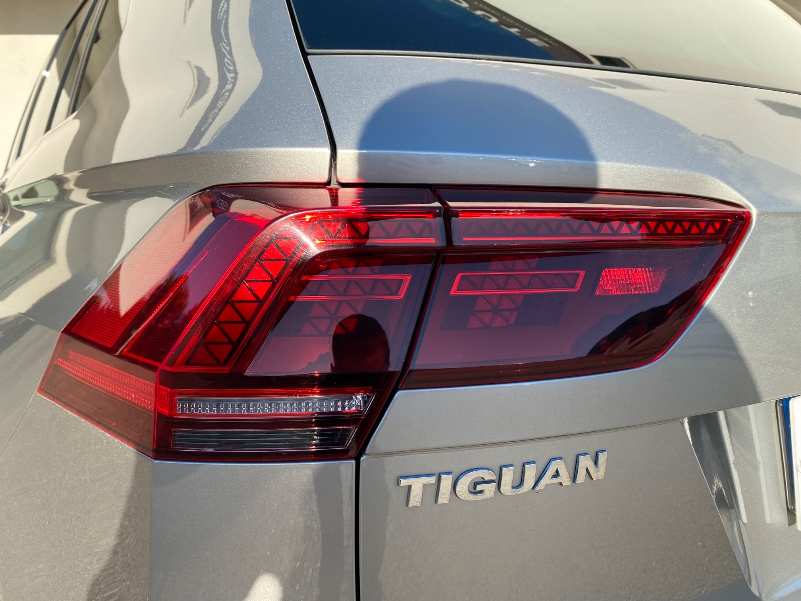 volkswagen-tiguan-carat-bmt-dsg-20251030173310