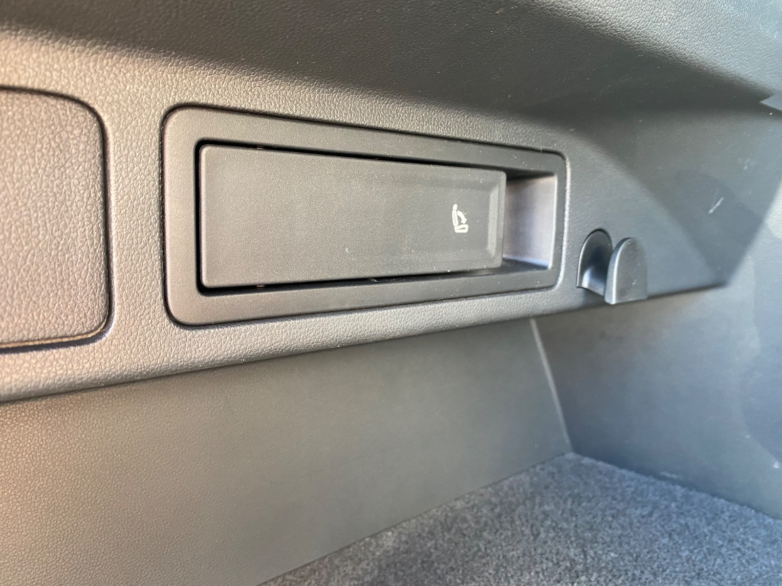 volkswagen-tiguan-carat-bmt-dsg-20251030173411