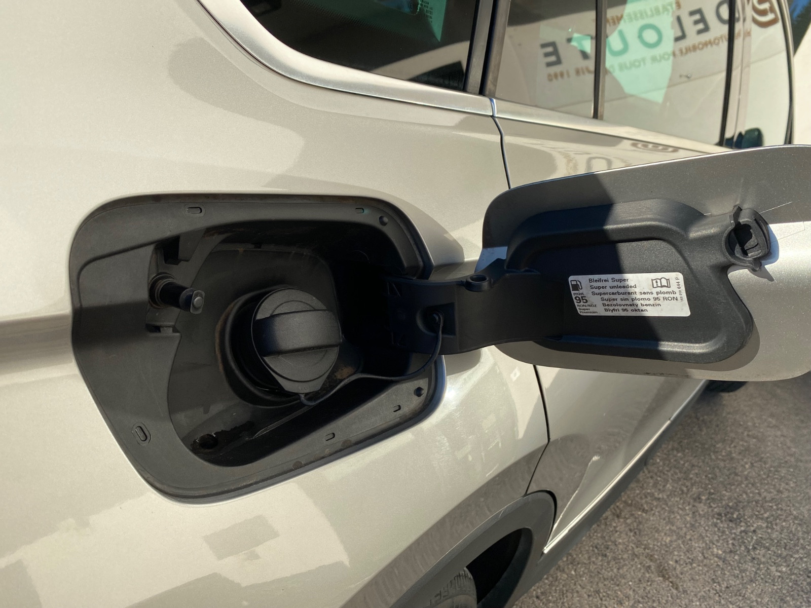 volkswagen-tiguan-carat-bmt-dsg-20251030173432