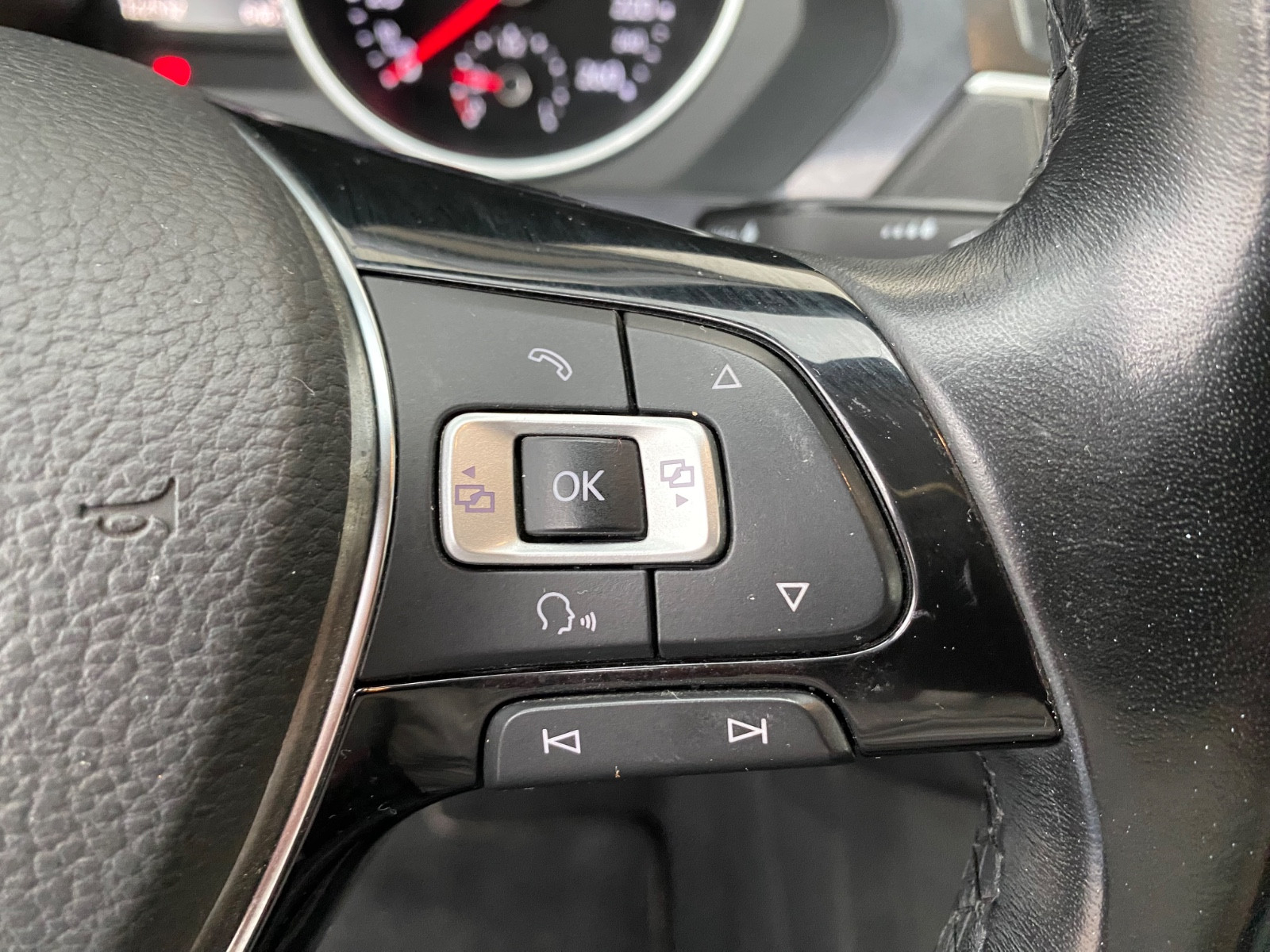 volkswagen-tiguan-confortline-bmt-start-stop-4motion-20251021190133