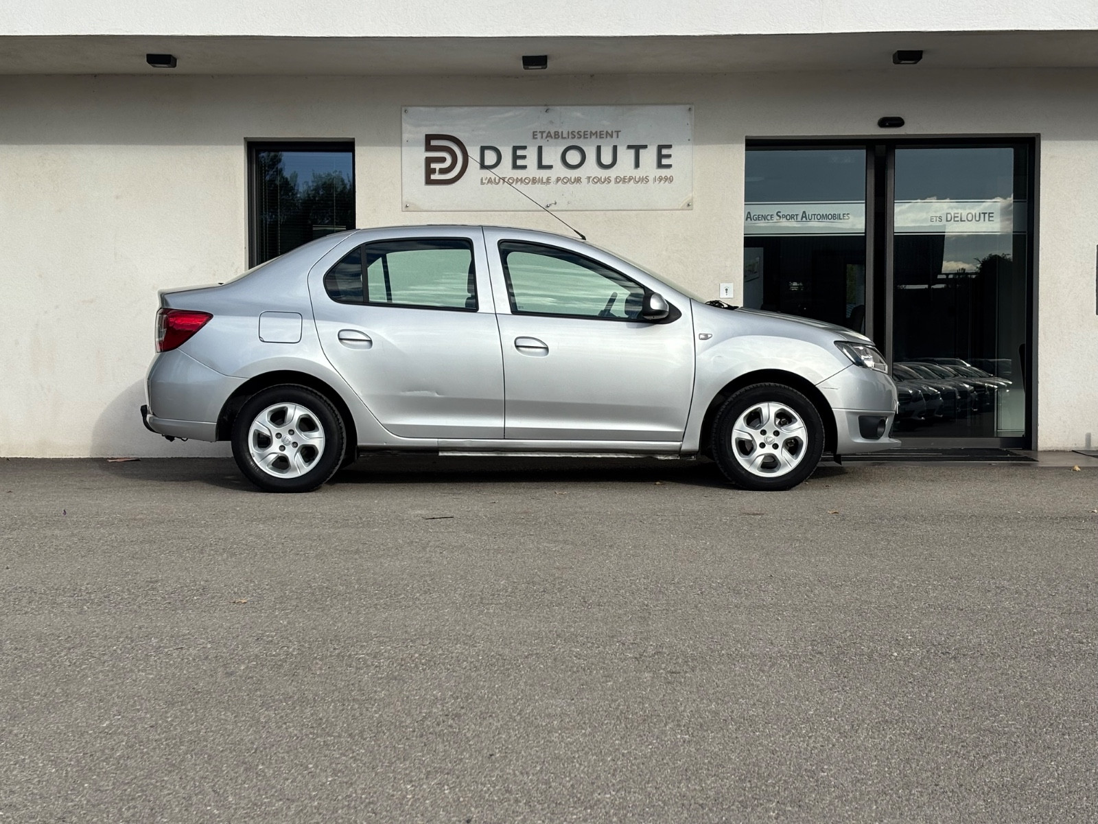 dacia-logan-ii-laureate-20251118150735