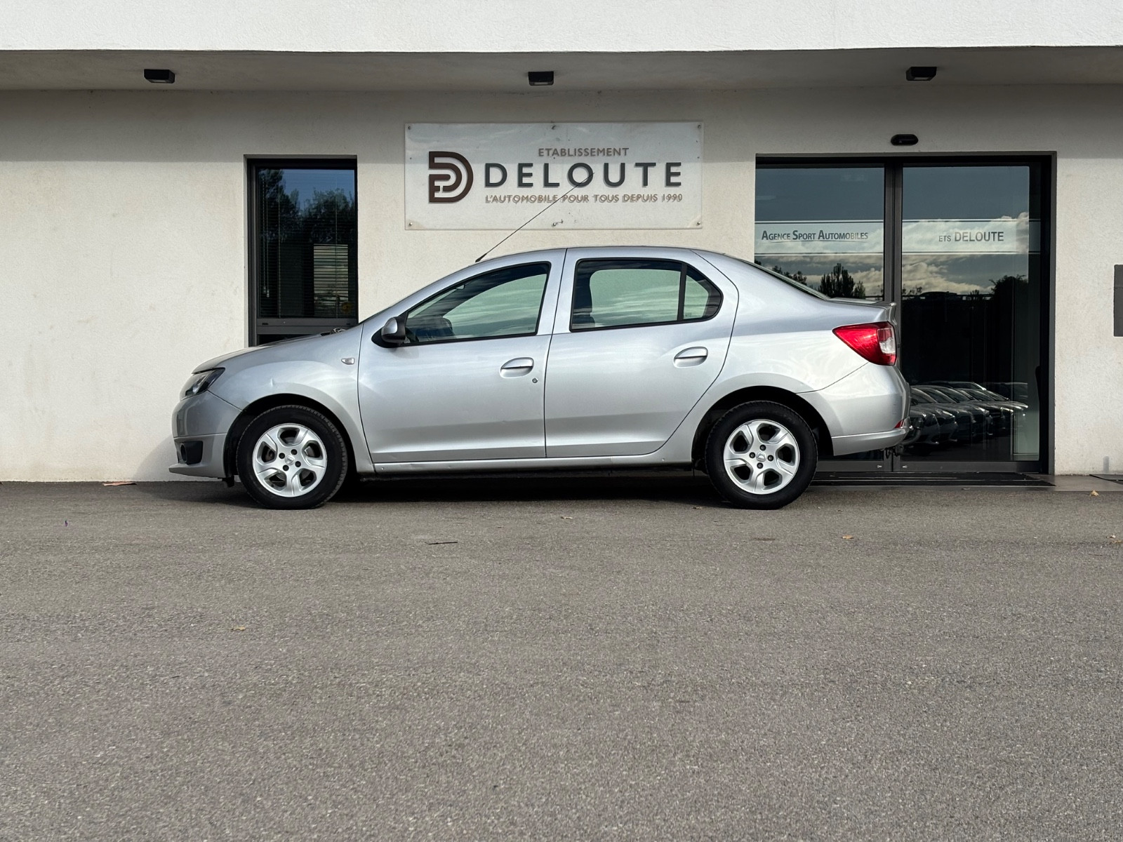 dacia-logan-ii-laureate-20251118150737