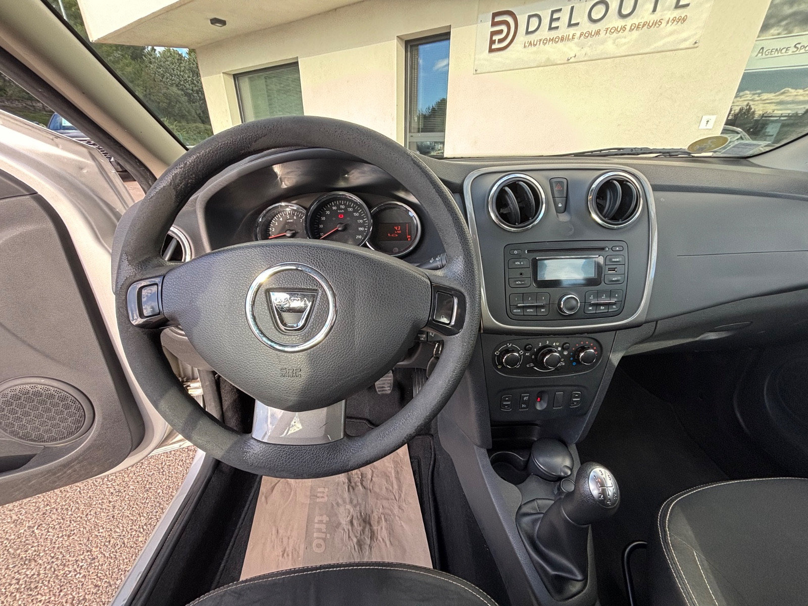 dacia-logan-ii-laureate-20251118150802