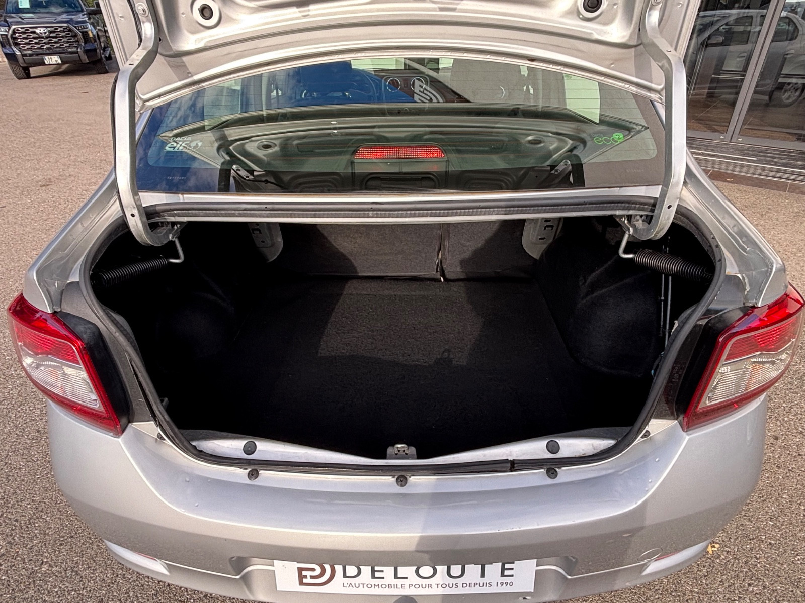 dacia-logan-ii-laureate-20251118150822