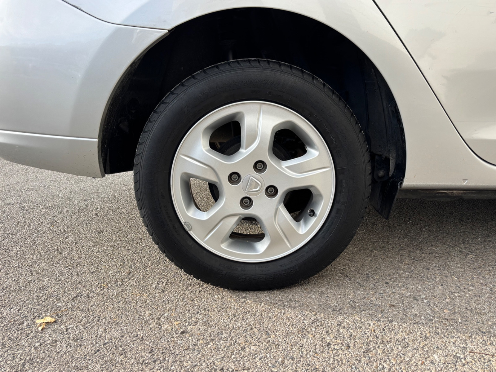 dacia-logan-ii-laureate-20251118150828