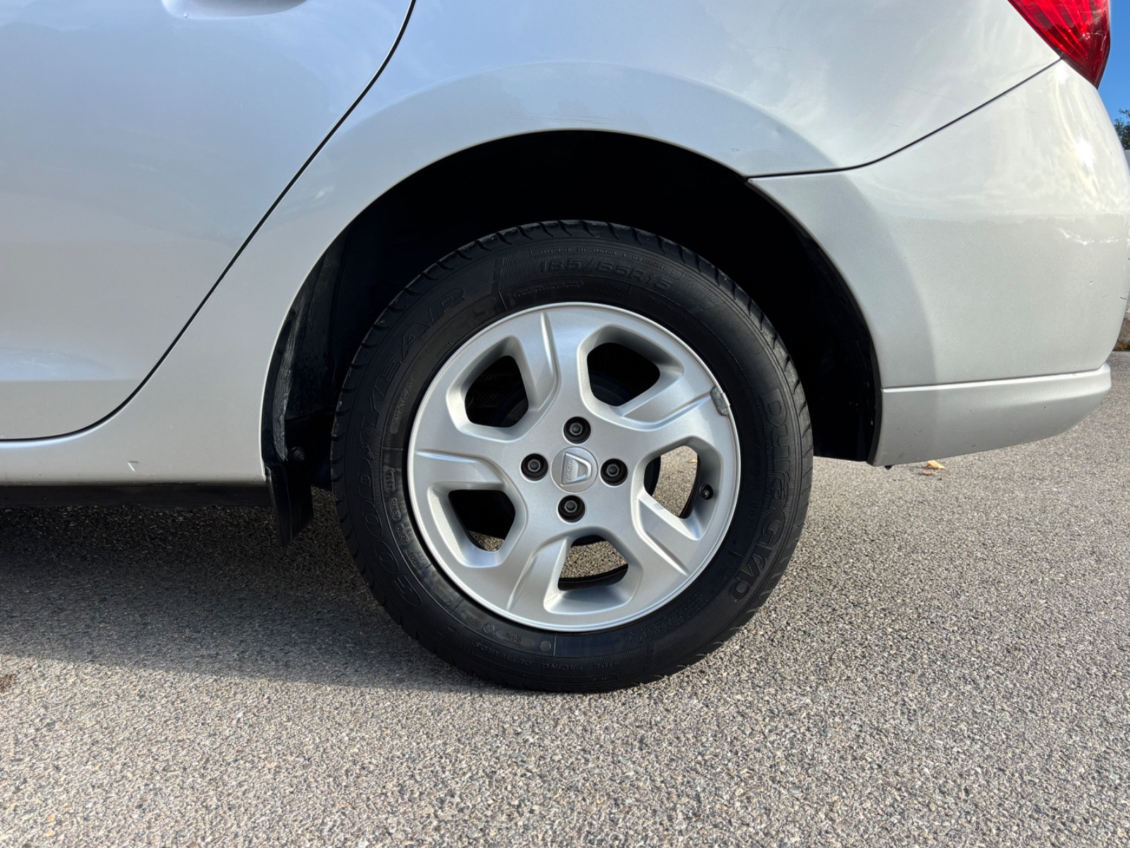 dacia-logan-ii-laureate-20251118151111