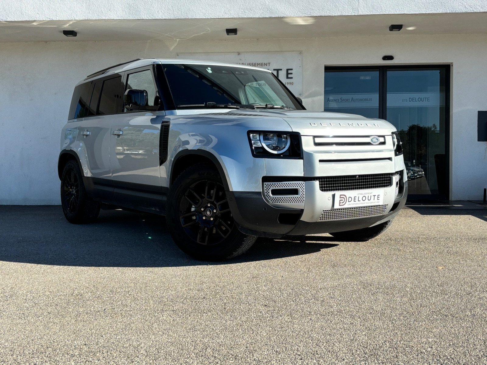 land-rover-defender-110-hard-top-x-dynamic-se-20251104112728