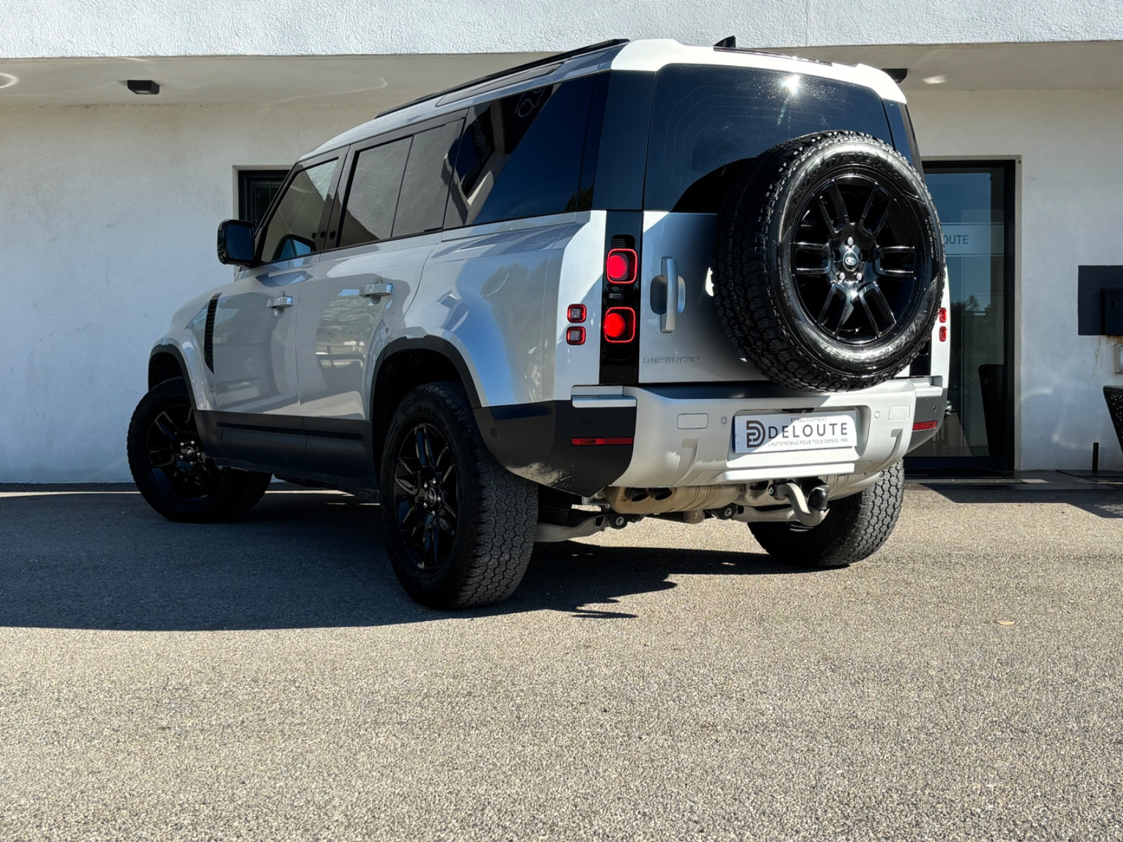 land-rover-defender-110-hard-top-x-dynamic-se-20251104113010