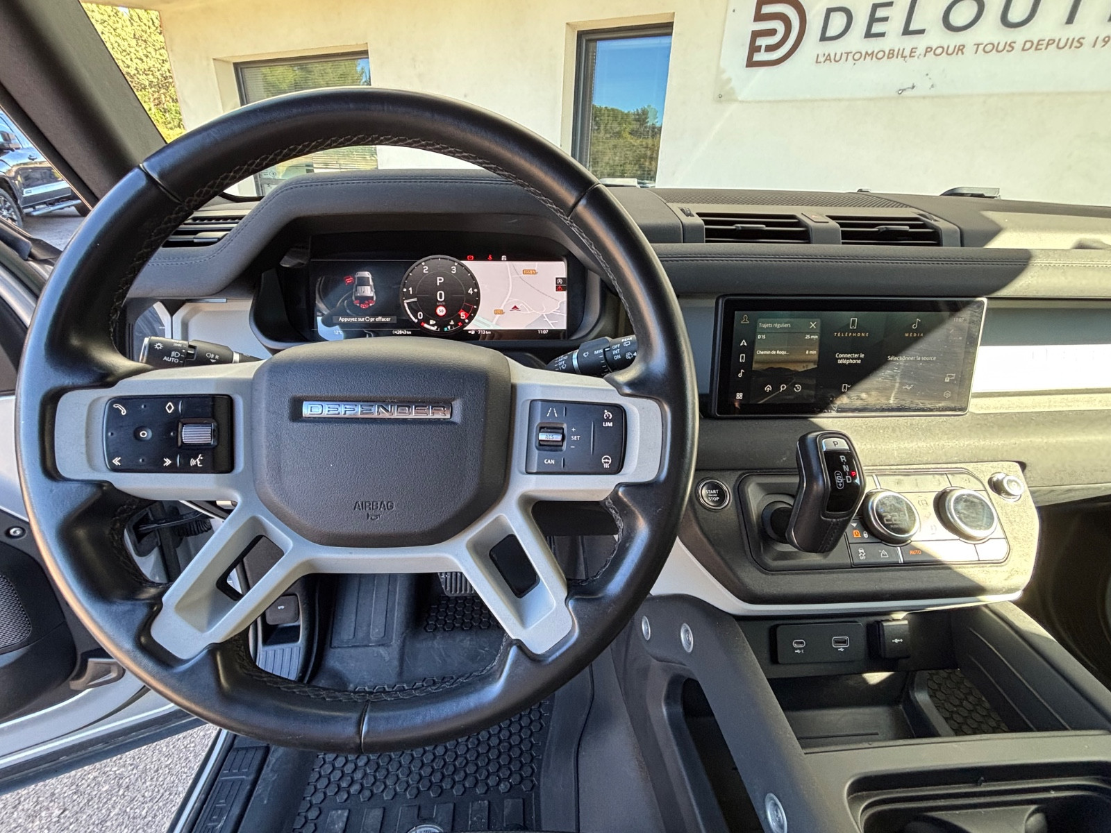 land-rover-defender-110-hard-top-x-dynamic-se-20251104113115