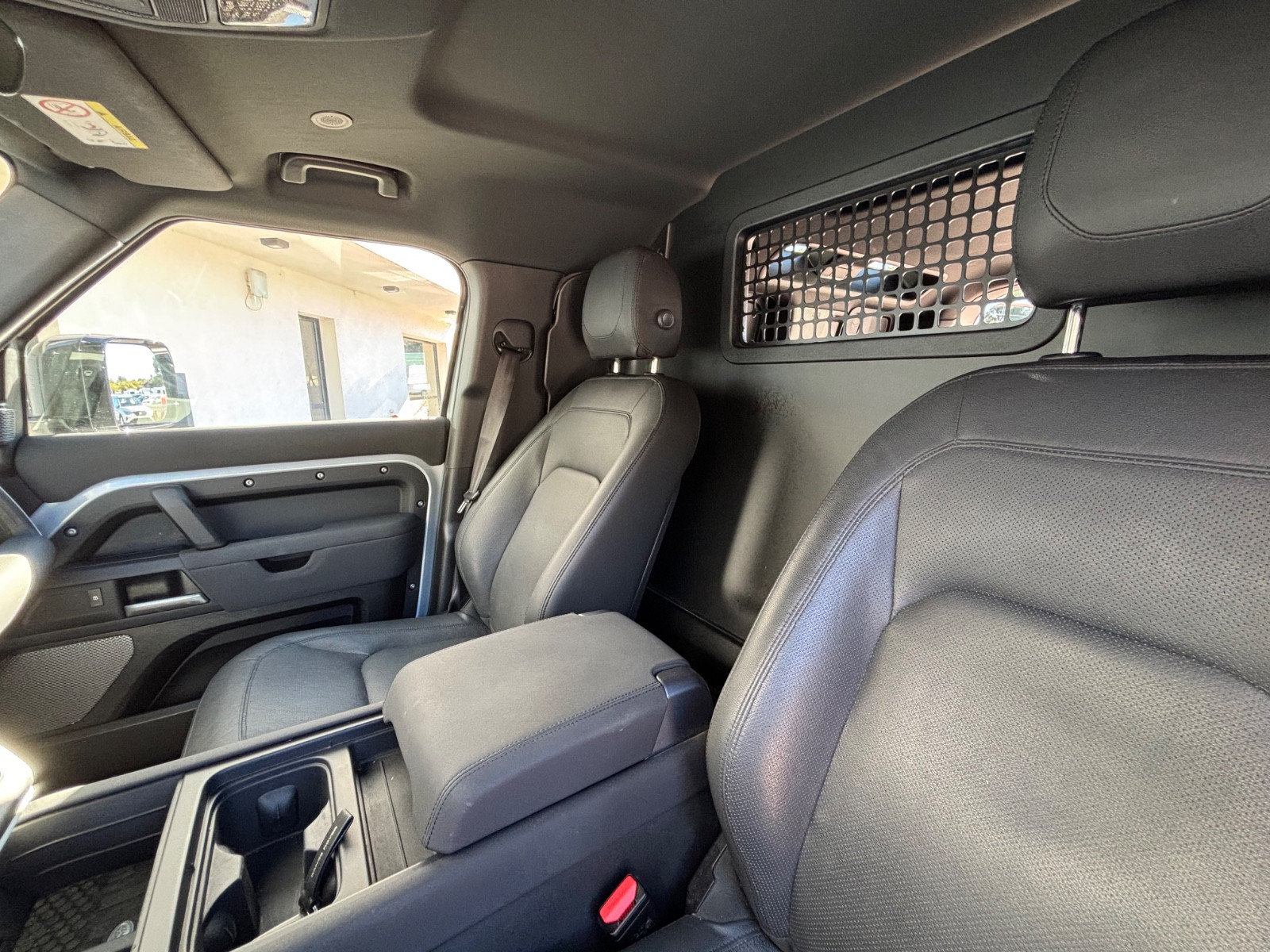 land-rover-defender-110-hard-top-x-dynamic-se-20251104113222