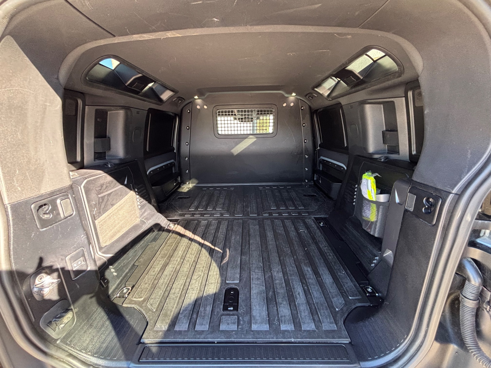 land-rover-defender-110-hard-top-x-dynamic-se-20251104113345