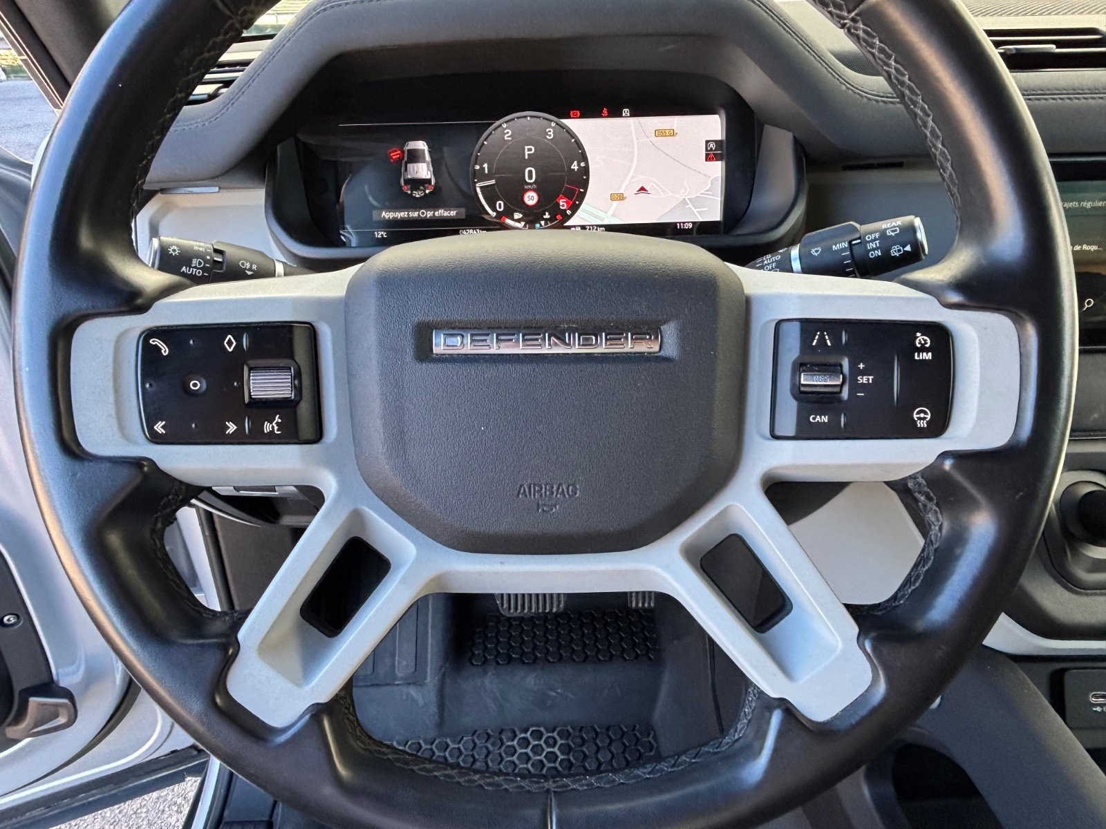 land-rover-defender-110-hard-top-x-dynamic-se-20251104113459