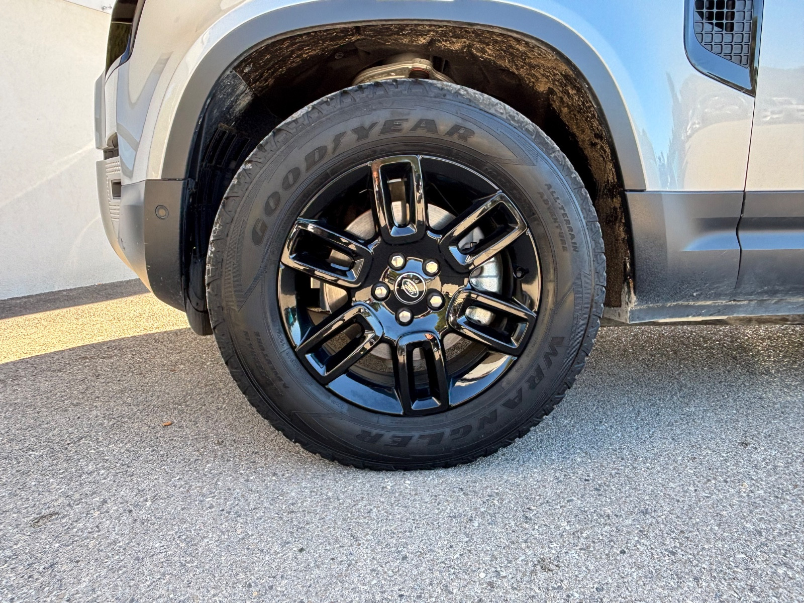 land-rover-defender-110-hard-top-x-dynamic-se-20251104113754