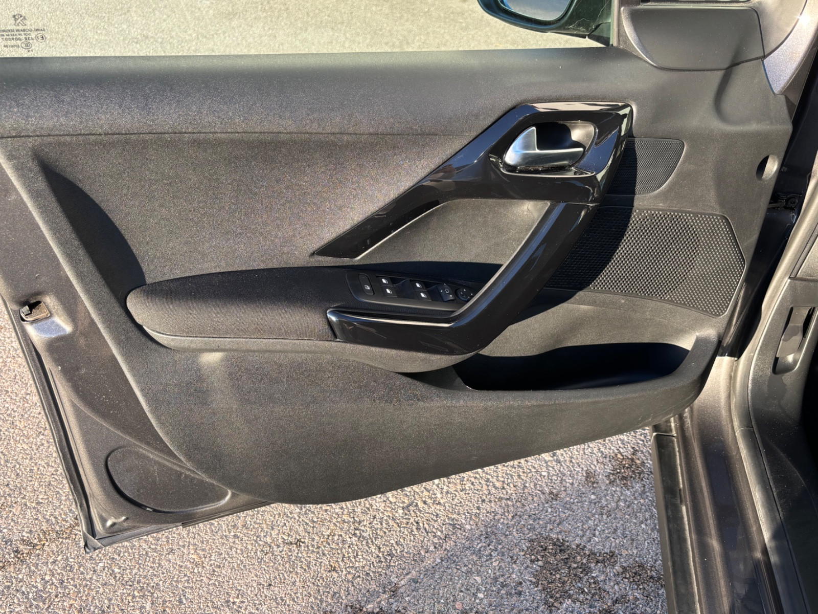 peugeot-2008-signature-20251104165750