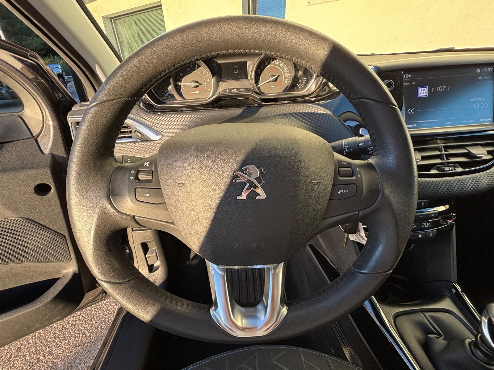 peugeot-2008-signature-20251104165946