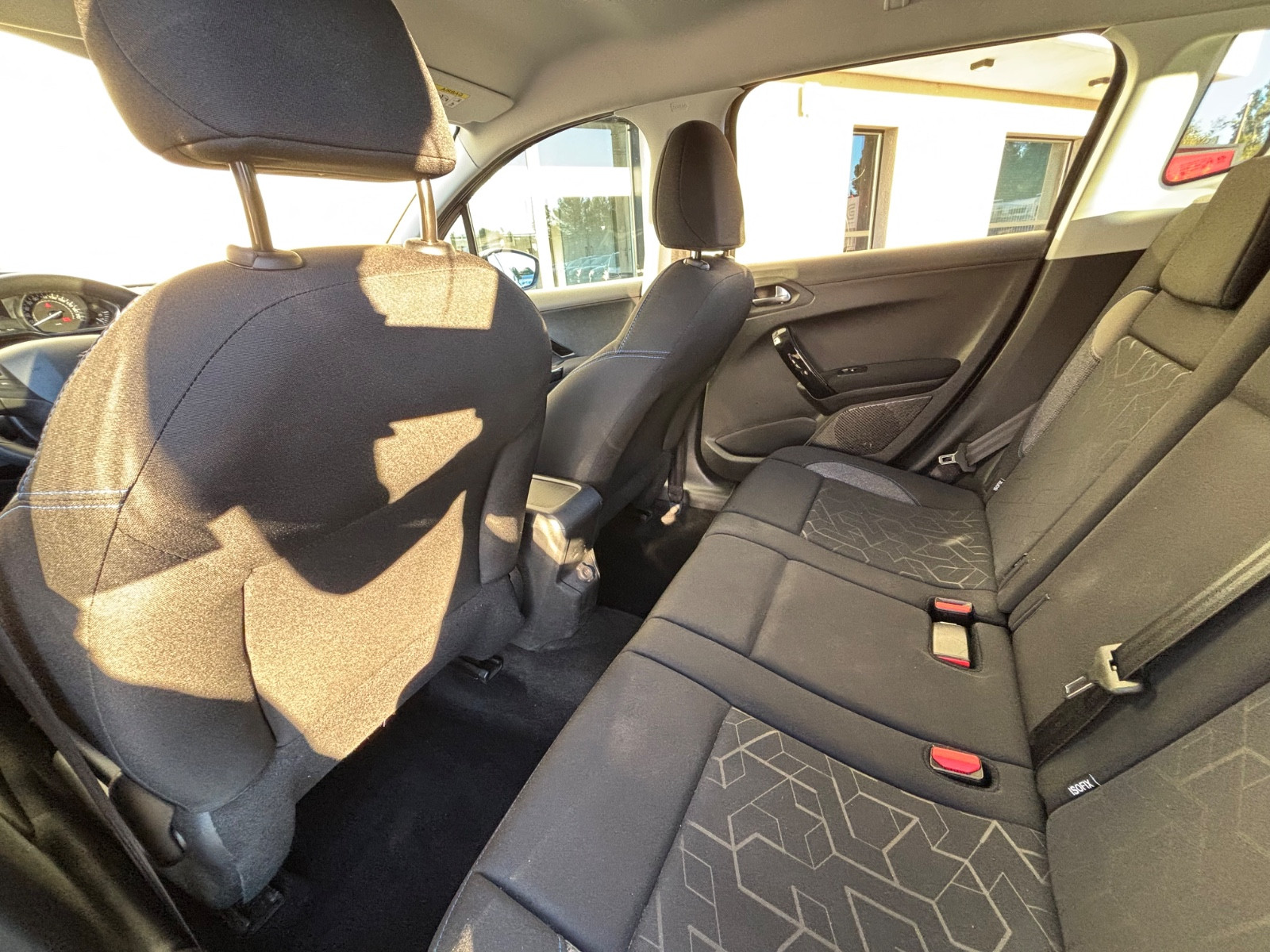 peugeot-2008-signature-20251104170052