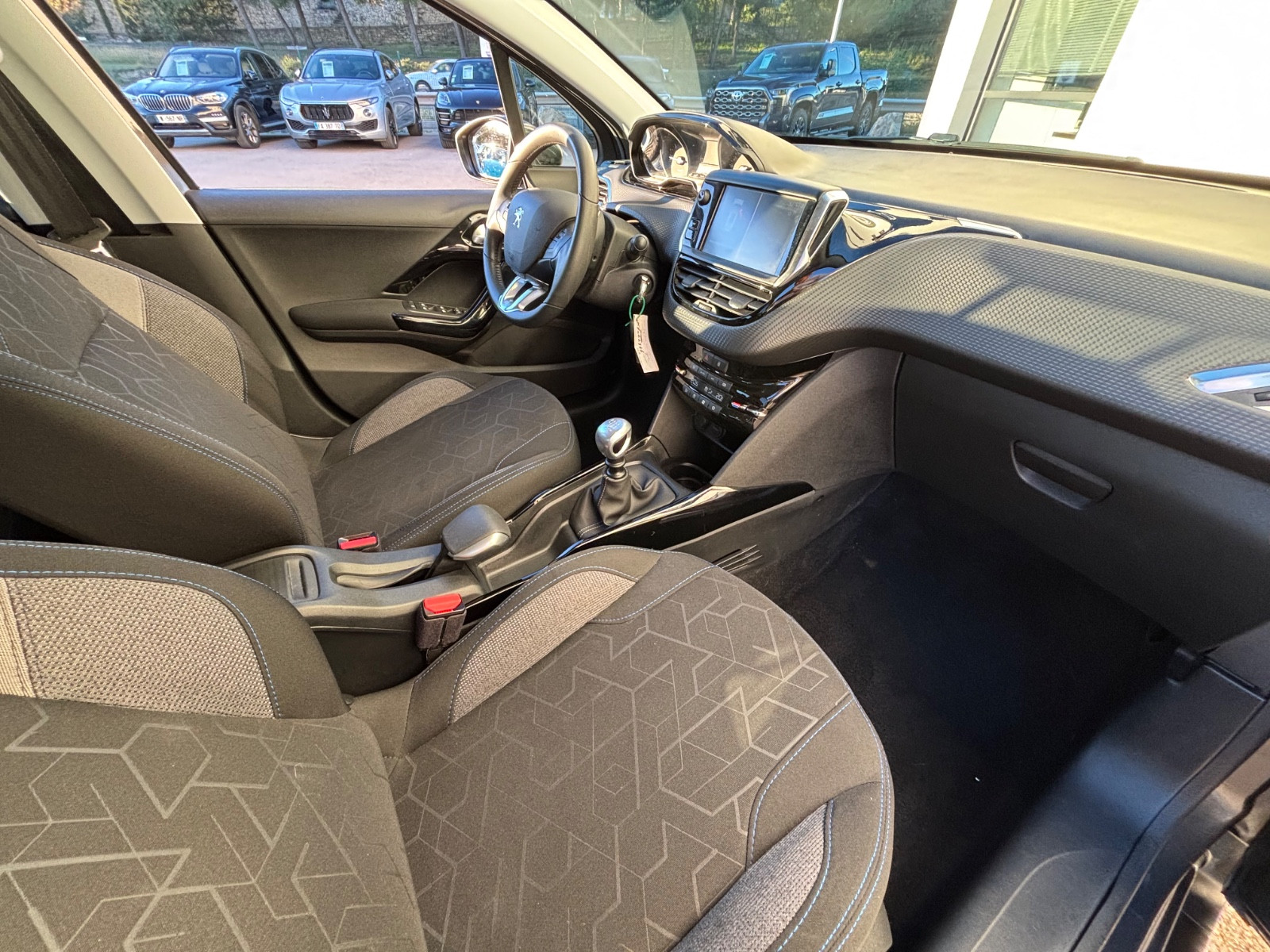 peugeot-2008-signature-20251104170136