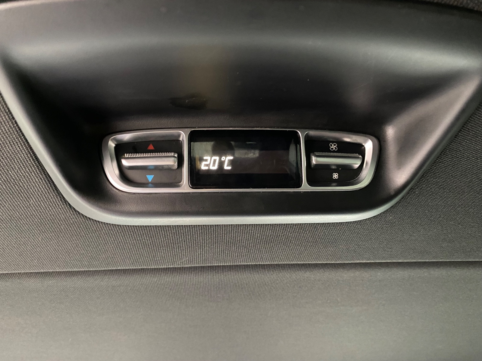 mercedes-benz-classe-v-250d-avantgarde-extra-long-20251211092110