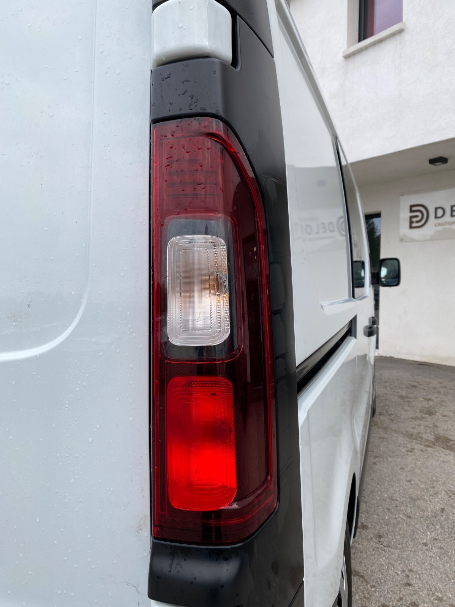 nissan-nv300-fourgon-l1h1-3-0t-n-connecta-20251211115635