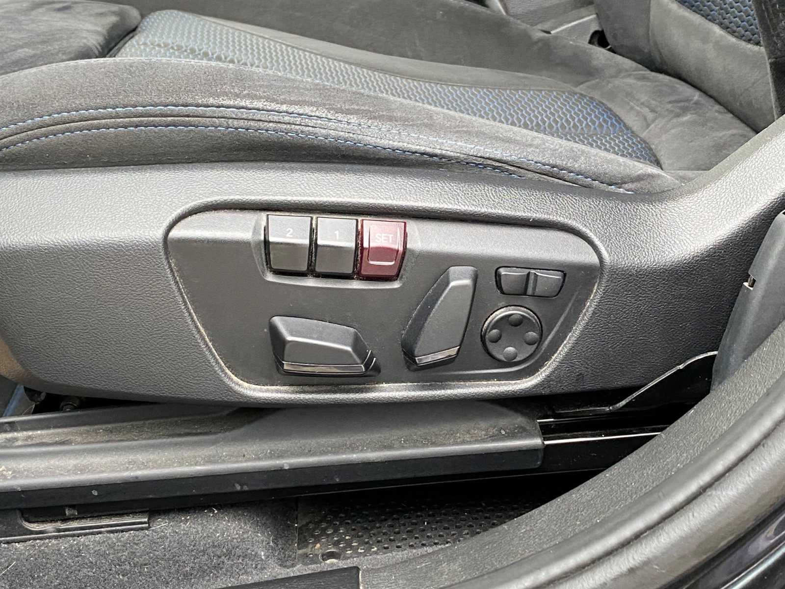 b-m-w-x2-sdrive-18-d-m-sport-20260119114218