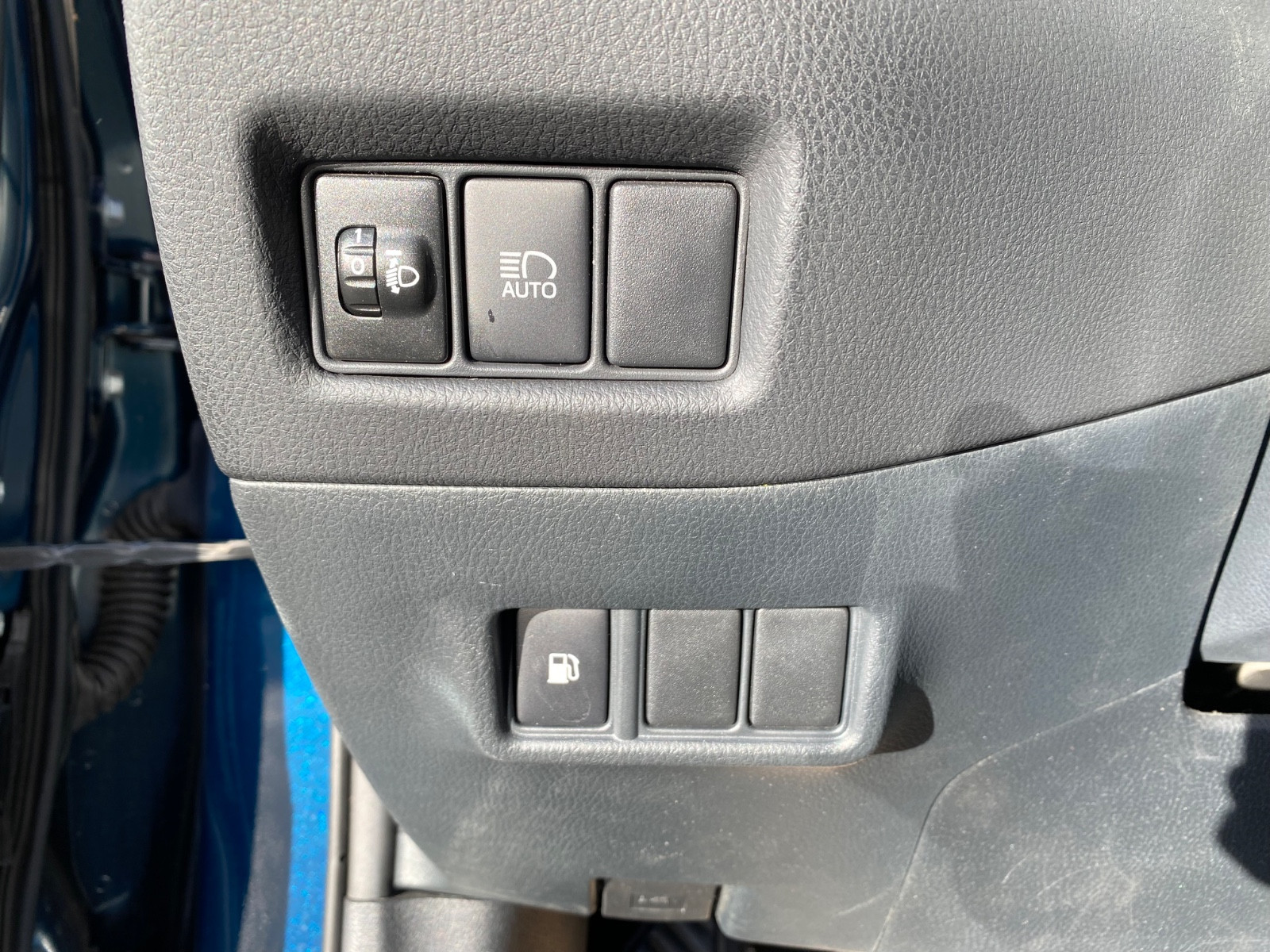 toyota-c-hr-hybride-2wd-design-multidrive-ecvt-20260224173306