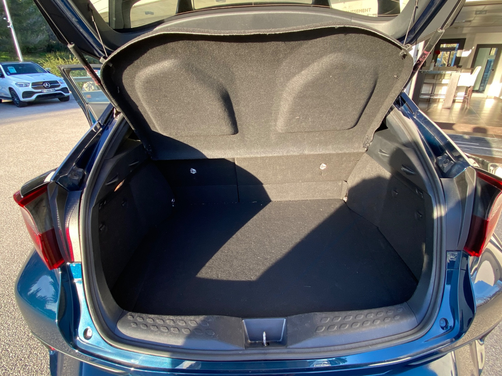 toyota-c-hr-hybride-2wd-design-multidrive-ecvt-20260224173356