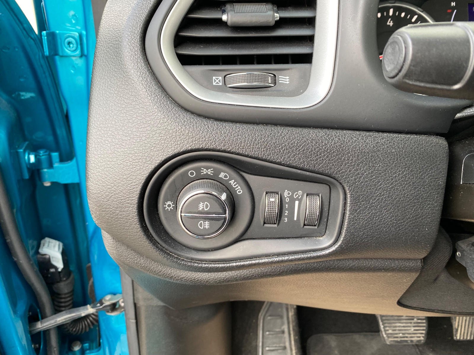 jeep-renegade-longitude-fwd-20260311092114