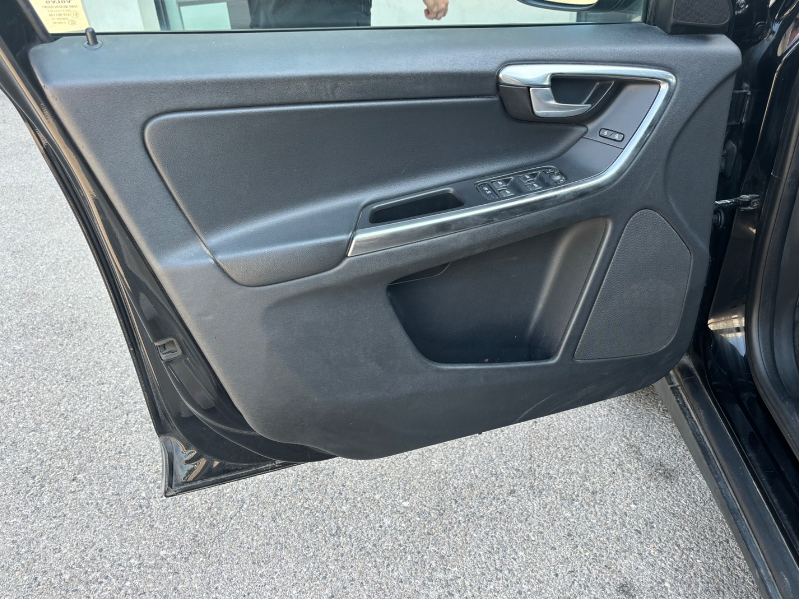 volvo-xc60-r-design-20260720112900