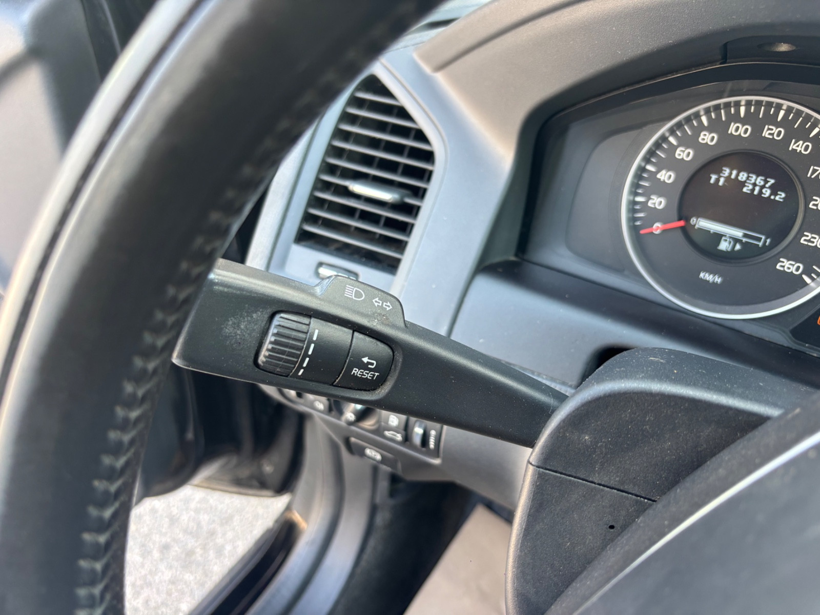 volvo-xc60-r-design-20260720113100