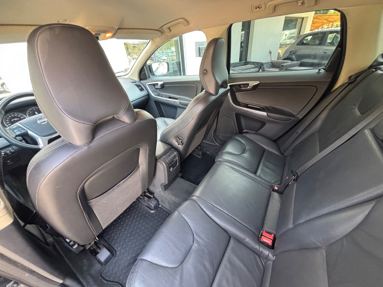 volvo-xc60-r-design-20260720113143