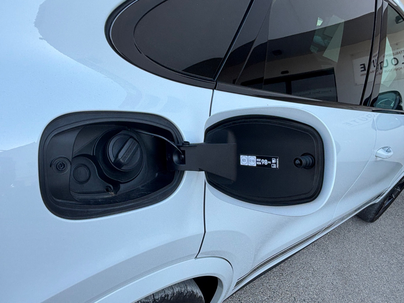 porsche-cayenne-e-hybrid-tiptronic-20260731105426